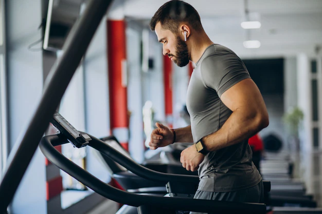 Read more about the article Does the treadmill help in gaining muscles?